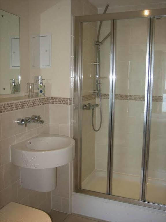 Bayview Apartments Sports Village Cardiff Free Parking & Free Wi Fi Exterior foto